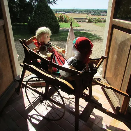 Chateau De La Roche Martel Bed & Breakfast