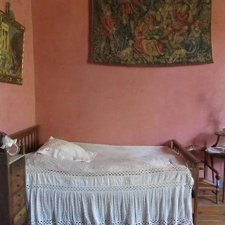 Château De La Roche Martel Roiffé