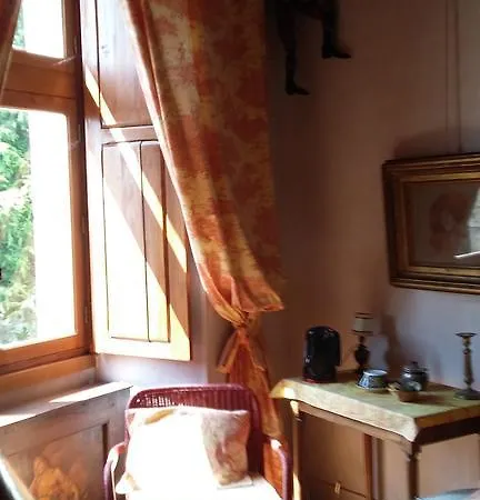 Chateau De La Roche Martel Bed & Breakfast *