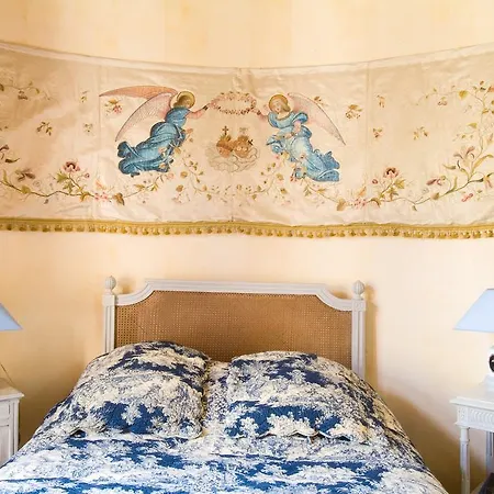 Château De La Roche Martel Alojamento de Acomodação e Pequeno-almoço Roiffé