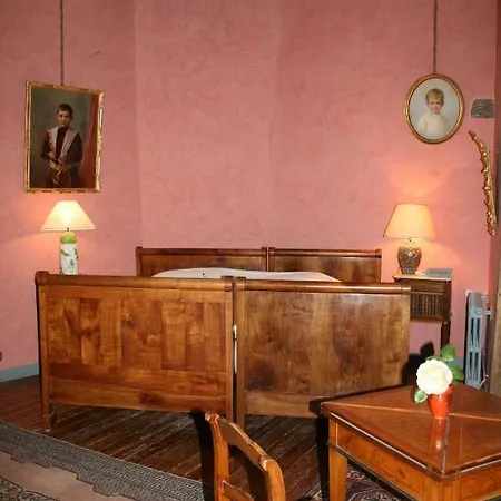 Chateau De La Roche Martel * Roiffé