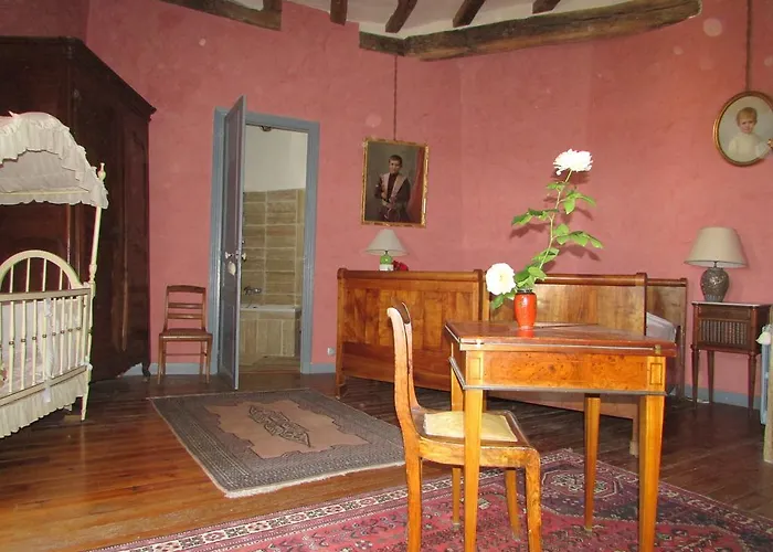 Chateau De La Roche Martel * Roiffé